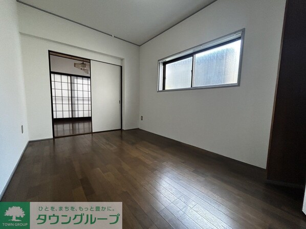 ロイヤル牛浜の物件内観写真